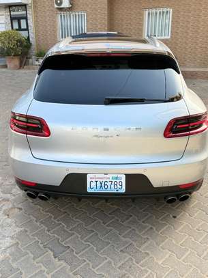 Porsche Macan S image 6
