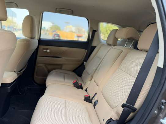 Mitsubishi Outlander 2016 - 7 Places image 10