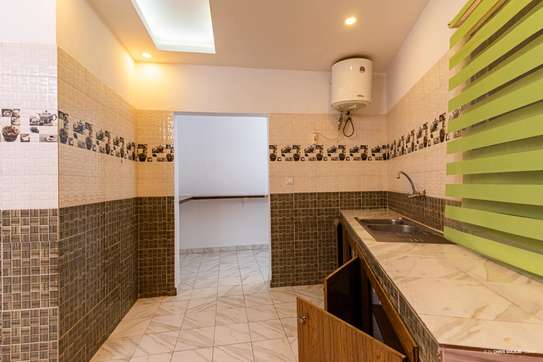 APPARTEMENT 5 CHAMBRES SALON MERMOZ 3 EME ETAGE image 15