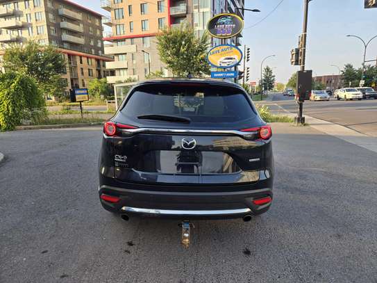 Madaza cx9 2021 signature image 3