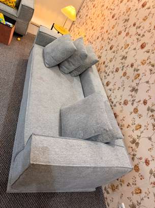 Canapé hyper confortable 3 places. image 2