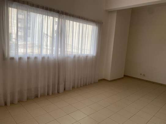 Bel appartement F2 à louer au plateau image 2