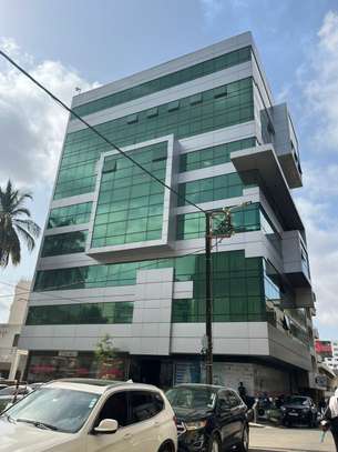 Immeuble R+8 à vendre Dakar Plateau image 3