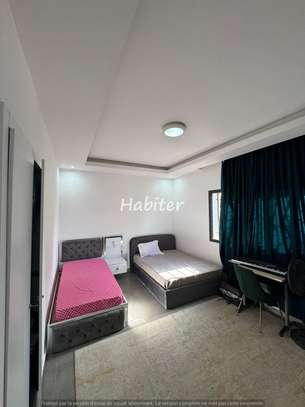 Appartement de 197m2 à vendre au point E image 5