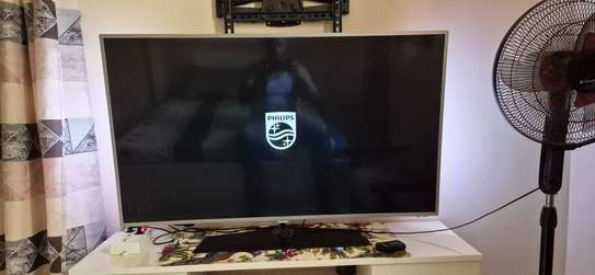 TV PHILIPS SMART ANDROID 50 POUCES AVEC AMBILIGHT image 2