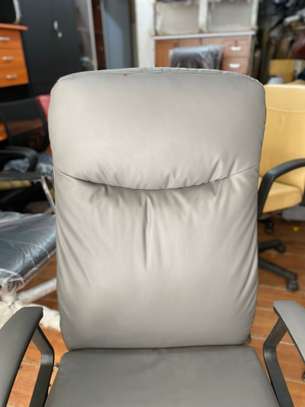 Fauteuil bureau ergonomique gris cuir synthétique ajustable image 2