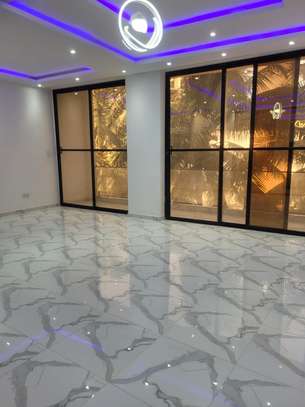 Trois chambres à louer par mois image 1