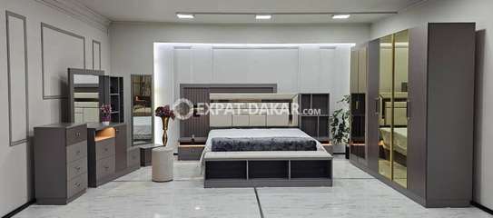 Ensemble chambre complet blanc doré design moderne image 2