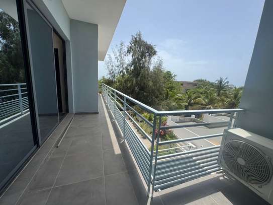 Appartement à coté de l'école américaine Fenêtre Mermoz image 12