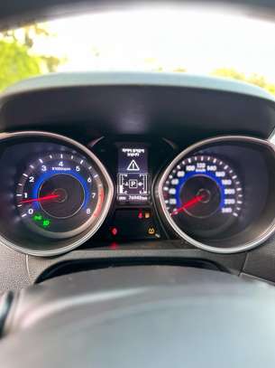 Hyundai avante image 7