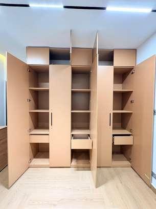 DRESSING MODERNE ALLANT SOL JUSQU’AU PLAFOND image 2