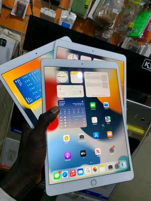 iPad 8th 7th 6th air 2 wifi cellulaire disponible image 8