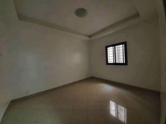 Mermoz comico appart F4 a louer image 9