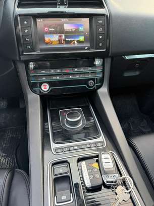 Jaguar f pace 2018 image 5