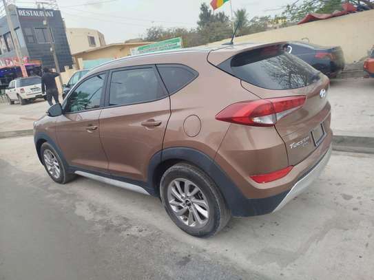 Hyundai Tucson image 3