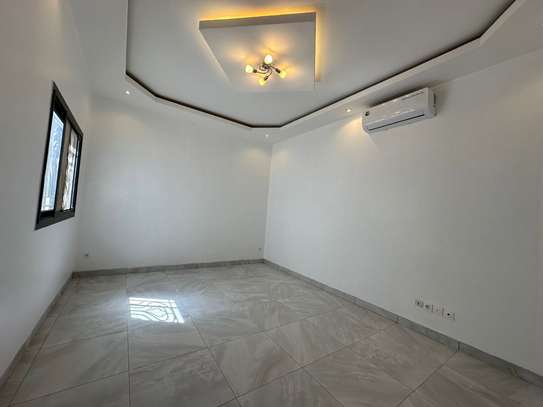 Appartement f4 à louer à Yoff Onomo image 4