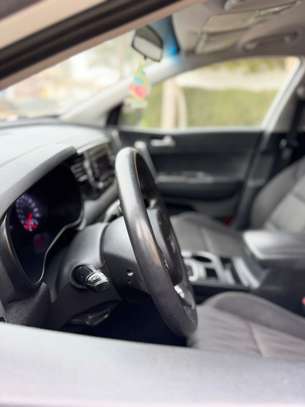 KIA SPORTAGE image 9