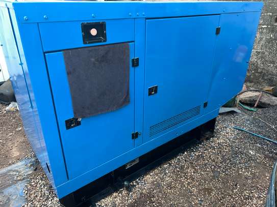 Groupe électrogène SDMO 66 KVA disponible et location image 7