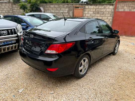 Hyundai Accent image 6