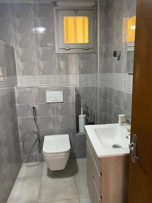 Magnifique Studio Meublé à louer en Centre Ville image 11