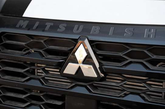 Mitsubishi L 200 double cabinet 2026 image 6