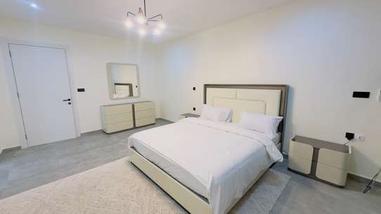 Appartement meublé neuf au Point E au 4e étage image 2