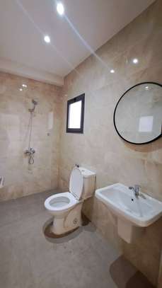 APPARTEMENT F4 A LOUER A NGOR-ALMADIES image 11