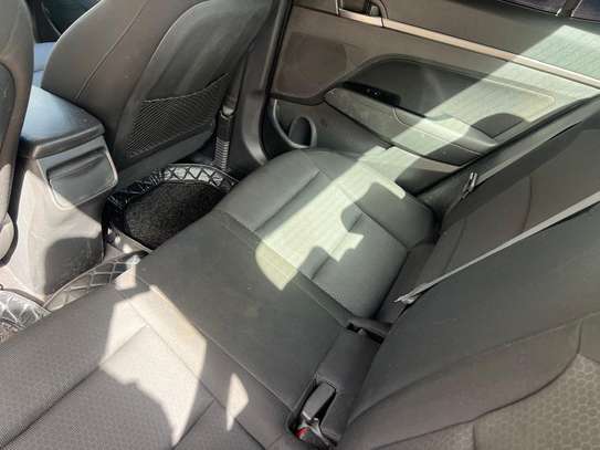 Hyundai elantra 2017 image 9