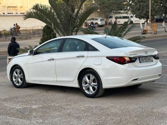 Hyundai Sonata image 4