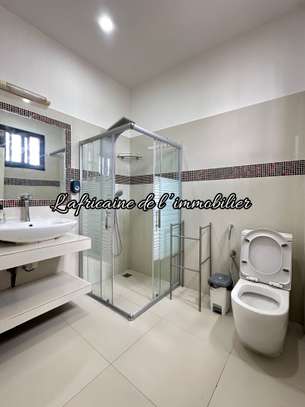 F4 Duplex à louer – Résidence Toucan, Almadies image 12