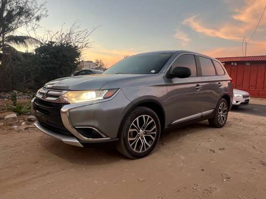 Mitsubishi Outlander image 8