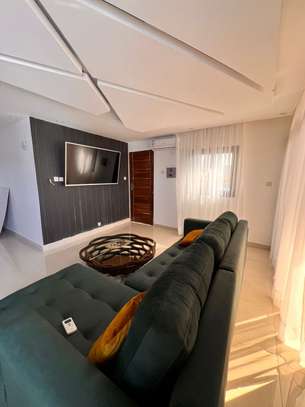 Joli appartement meublé VDN cité Mourtala 2 image 3