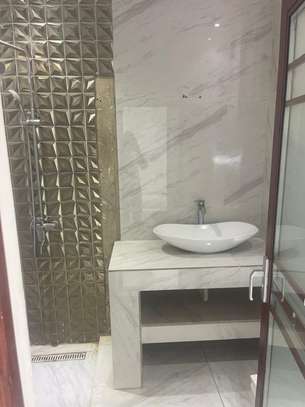 APPARTEMENT AUX MAMELLES image 9