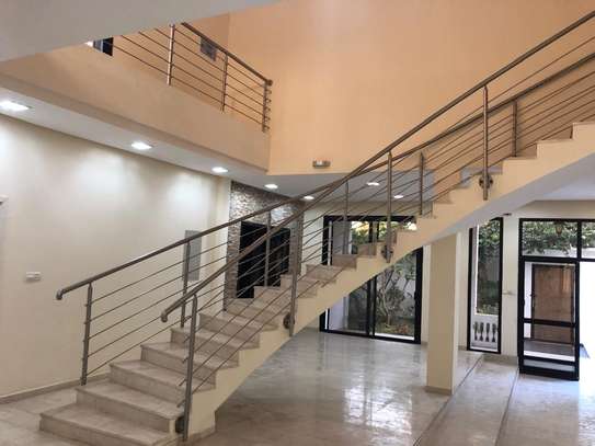 Villa à louer aux Almadies vers King Fahd Palace image 1