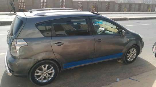 Toyota corola 2010 image 5