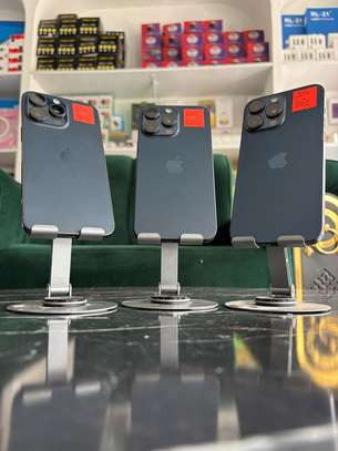IPHONE 15 PROMAX 256go image 1