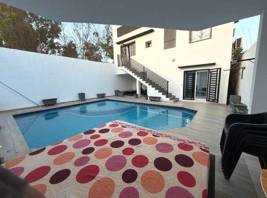 Villa 3 ch avec piscine à louer par nuitée sur sa saly image 4