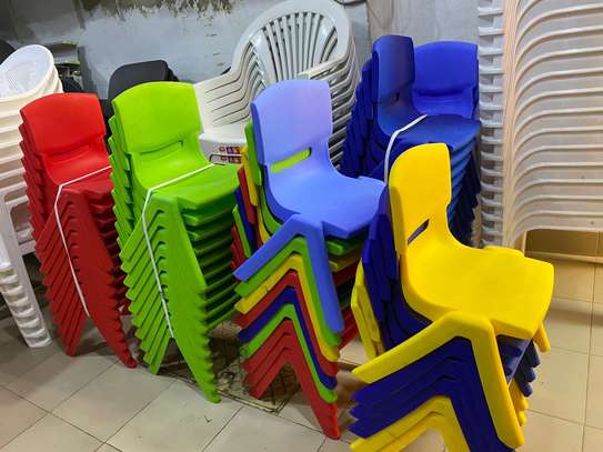 Chaise et tabouret en plastique enfants image 7