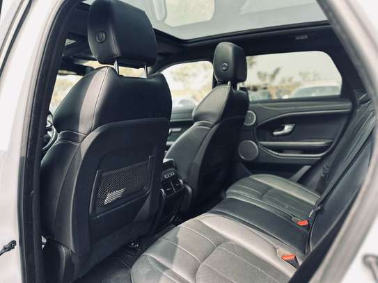 Land Rover Evoque 2017 image 9