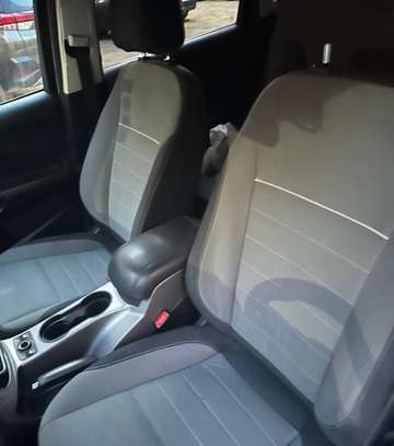 Ford escape se image 9