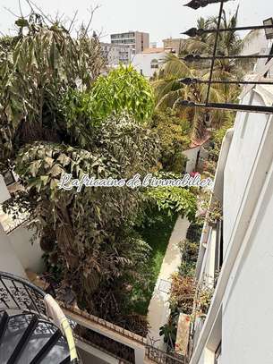 Villa R+2 avec jardin à louer aux almadies image 14