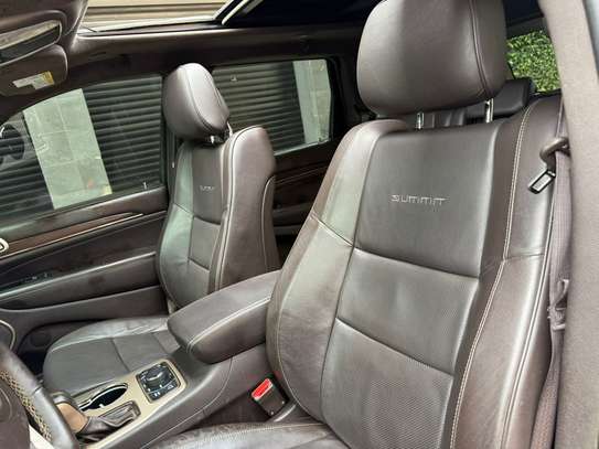 Jeep Grand Cherokee image 6