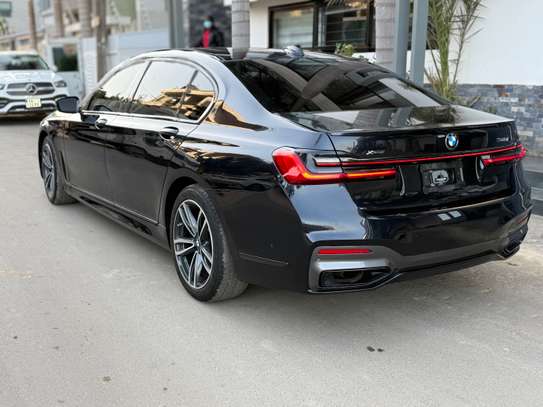 BMW series 740i image 3
