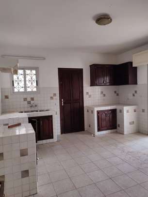 UN TRES JOLI APPARTEMENT AVEC PISCINE JARDIN ET VUE SUR  MER image 3