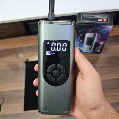 Compresseur d'air portable de gonfleur de pneu sans fil image 3
