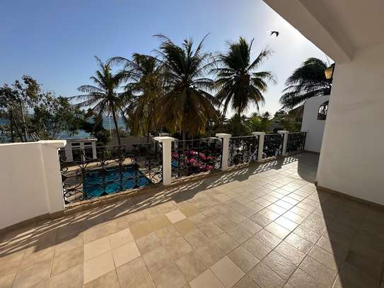 APPARTEMENT A LOUER  F3 MERMOZ PISCINE image 4