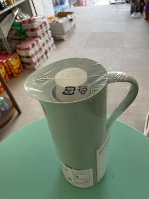Thermos vert pastel design moderne image 3