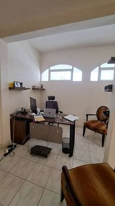 SPACIEUX DUPLEX F6 A LOUER AUX ALMADIES image 15