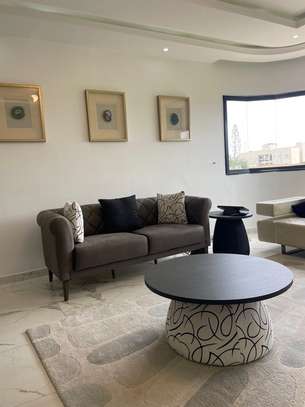 Sacré cœur apparemment meublé à louer image 2