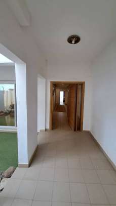 MAGNIFIGUE DUPLEX F6 A LOUER AUX ALMADIES image 14